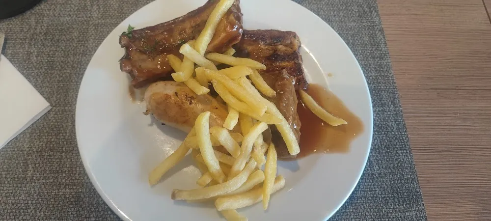 Ribs Saucisse Blanche Et Frites